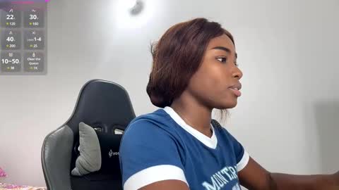 Snapshot of sara_muscle chatting on December 13, 12:20 am Sara online show from December 13, 12:20 am