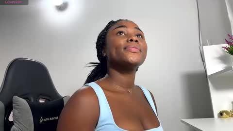 Snapshot of sara_muscle chatting on December 30, 12:54 am Sara online show from December 30, 12:54 am