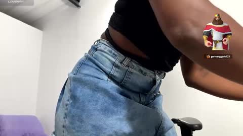 Snapshot of sara_muscle chatting on January 15, 2:06 am Sara online show from January 15, 2:06 am