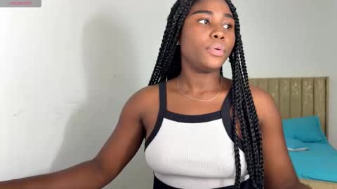 Snapshot of sara_muscle chatting on September 28, 1:22 am Sara online show from September 28, 1:22 am