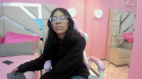 sara_naomi online show from September 21, 12:29 pm