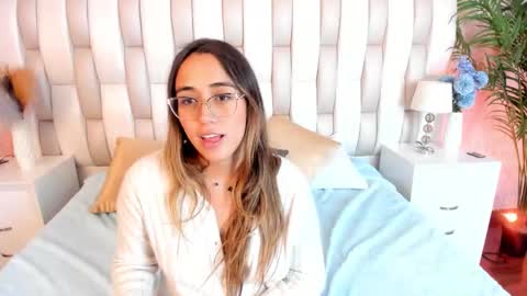 sara_ospina_ online show from October 1, 8:42 am