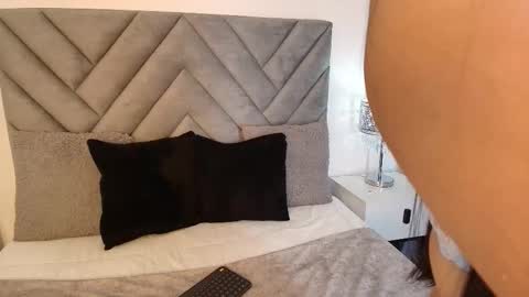 sara_owens7 online show from October 22, 1:50 am