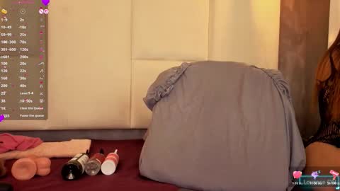 Snapshot of sara_puerta__ chatting on February 24, 7:12 pm Sara online show from February 24, 7:12 pm