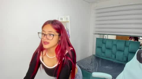 sara_red_x online show from May 2, 4:06 am