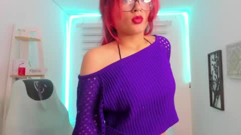sara_red_x online show from May 30, 5:26 am