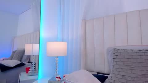 Snapshot of sara_sanders chatting on November 15, 9:11 pm sara_sanders online show from November 15, 9:11 pm