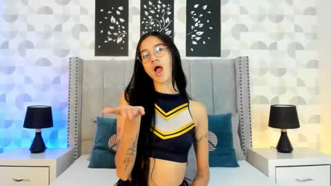 SARA SANTACRUZ online show from February 14, 12:24 pm