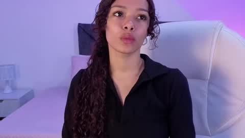 Snapshot of sara_sharma chatting on October 15, 2:50 pm sara online show from October 15, 2:50 pm