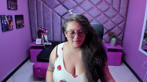 sara_thonson_ online show from January 6, 2:32 pm