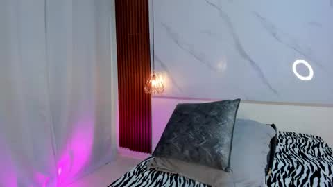 sara_zc online show from December 2, 11:59 am