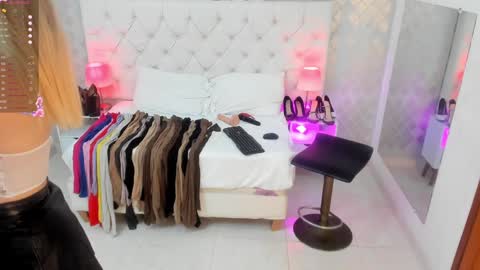 Saraa Gomez online show from January 3, 3:38 am