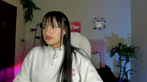 Sarah Ramirez online show from February 17, 5:43 pm