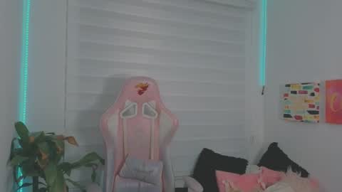 Sarah Ramirez online show from September 18, 3:08 am