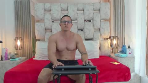 saraANDyoni online show from January 11, 4:25 pm