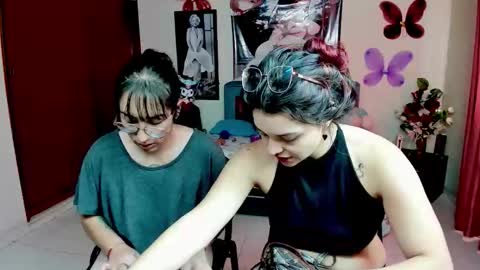 Alahia and Marilyn online show from November 25, 1:44 pm