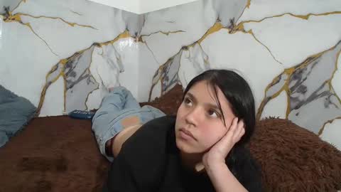 Snapshot of saraandthomas chatting on December 13, 7:53 pm sara and thomas online show from December 13, 7:53 pm