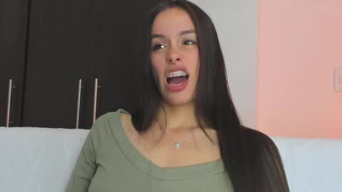 Sara online show from November 19, 8:31 pm