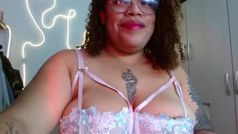 Snapshot of sarabbw173 chatting on January 9, 5:43 am sarabbw173 online show from January 9, 5:43 am