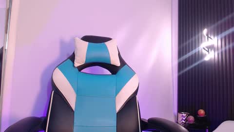 Sara online show from November 17, 4:07 am