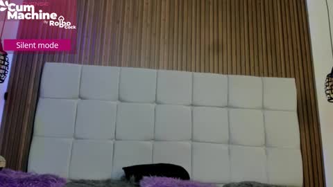   online show from March 4, 9:59 am