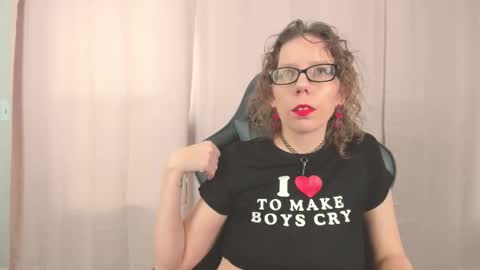 Snapshot of saradesirexo chatting on September 30, 1:49 pm Sara Desire online show from September 30, 1:49 pm