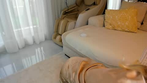 saradiamond01 online show from May 17, 8:12 am