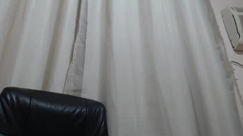 saradorj92 online show from October 4, 8:34 am