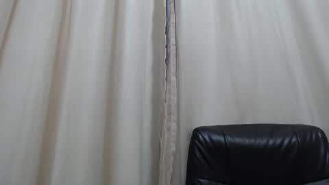 saradorj92 online show from October 22, 4:35 am