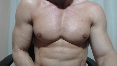 saradorj92 online show from April 6, 4:46 am