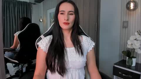 Snapshot of saragomez_1 chatting on June 26, 12:31 pm Sara Gomez online show from June 26, 12:31 pm