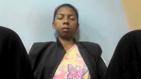 sarah146341 online show from May 7, 5:13 am