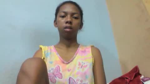 sarah146341 online show from May 12, 7:27 am
