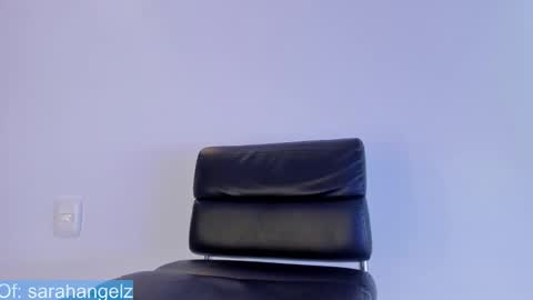 Snapshot of sarah_angelz chatting on November 19, 5:35 pm Sarah online show from November 19, 5:35 pm