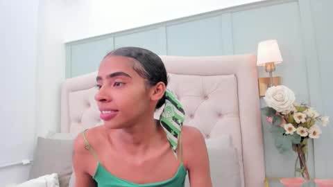 sarah_ashbourne online show from December 16, 3:17 pm