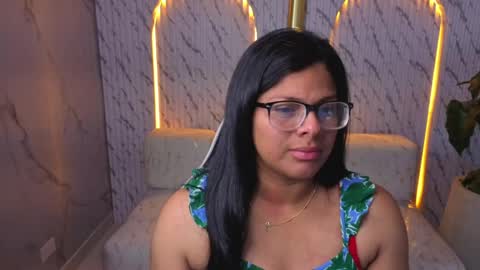 Snapshot of sarah_bay_tx chatting on June 8, 7:58 pm sarah_bay_tx online show from June 8, 7:58 pm