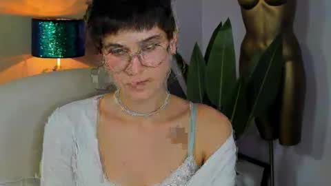 Sarah online show from October 2, 2:46 pm