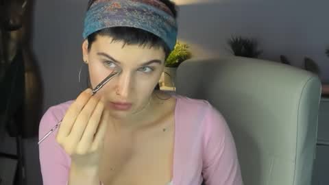 Sarah online show from October 21, 1:45 pm