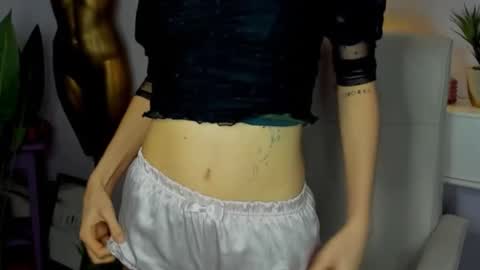 Sarah online show from November 9, 10:46 am