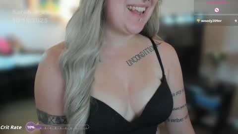 Snapshot of sarah_e_xx chatting on October 18, 5:14 pm Sarah online show from October 18, 5:14 pm