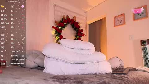 Sarah   online show from December 27, 6:24 am