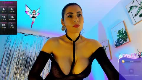 INSTAGRAM...sarah22 p online show from January 31, 4:36 am