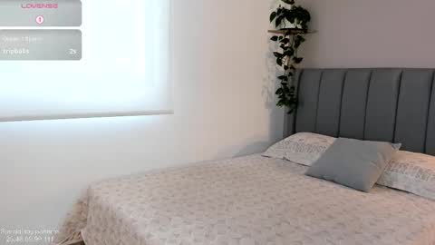 Snapshot of sarah_rayy chatting on March 11, 7:25 pm sarah_rayy online show from March 11, 7:25 pm