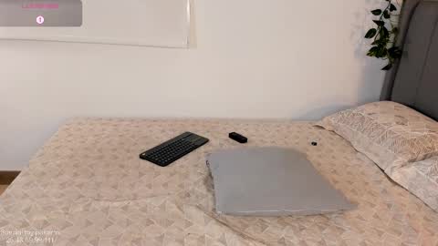Snapshot of sarah_rayy chatting on March 11, 10:31 pm sarah_rayy online show from March 11, 10:31 pm