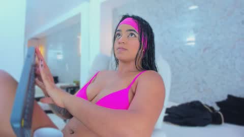 Snapshot of sarah_sanz chatting on October 18, 12:17 pm sarah online show from October 18, 12:17 pm