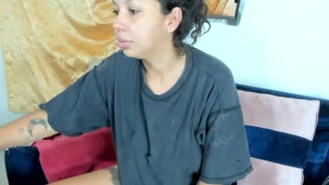 Snapshot of sarah_sweett chatting on June 29, 12:27 pm Sarah online show from June 29, 12:27 pm