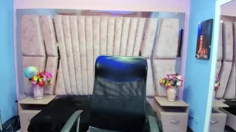 Snapshot of sarah_sweett_ chatting on October 17, 1:46 pm Sarah online show from October 17, 1:46 pm