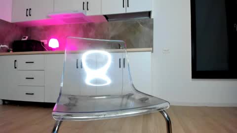 Sarah online show from April 16, 9:39 pm