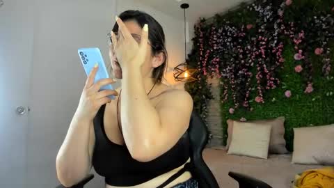 Sarah Deyvis online show from December 16, 3:17 pm