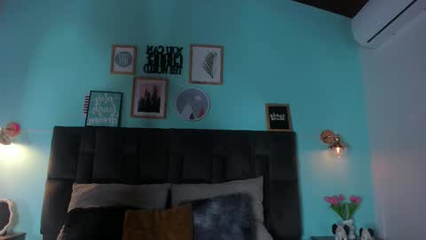 Sarah Evans online show from February 25, 7:36 pm